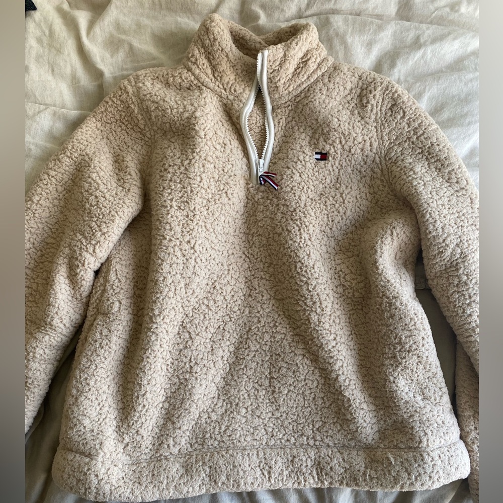Cozy Tommy Hilfiger quarter-zip sweatshirt